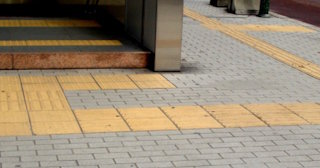 Тактильная плитка ПВХ в Гусе-Хрустальном - купить от 749 руб. в ТротуарнаяПлитка