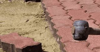 Укладка плитки на песок в Гусе-Хрустальном в октябре