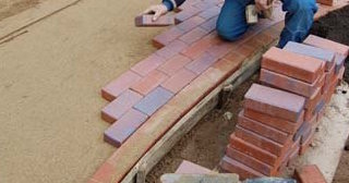 Установка тротуарной плитки в Гусе-Хрустальном - цена от 856 руб. за работу