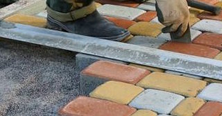 Укладка клинкерной брусчатки в Гусе-Хрустальном: цена от 856 руб. за м2