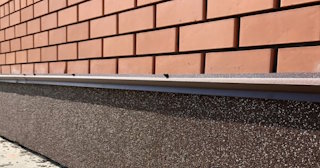 Облицовка цоколя керамогранитом в Гусе-Хрустальном в октябре