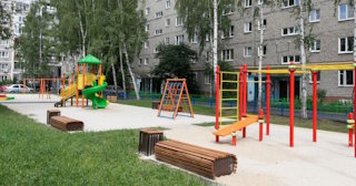 Благоустройство детской площадки во дворе от 2033 руб. в Гусе-Хрустальном
