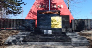 Профессиональное благоустройство памятников в Гусе-Хрустальном в октябре